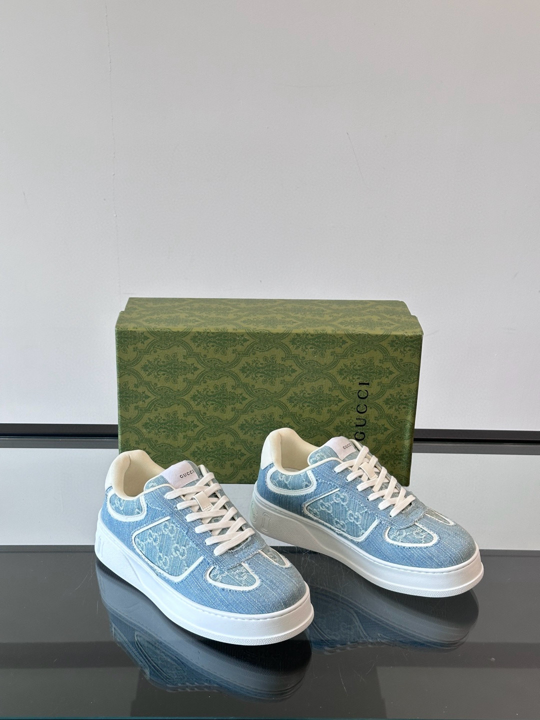 구찌 Gucci 스니커즈