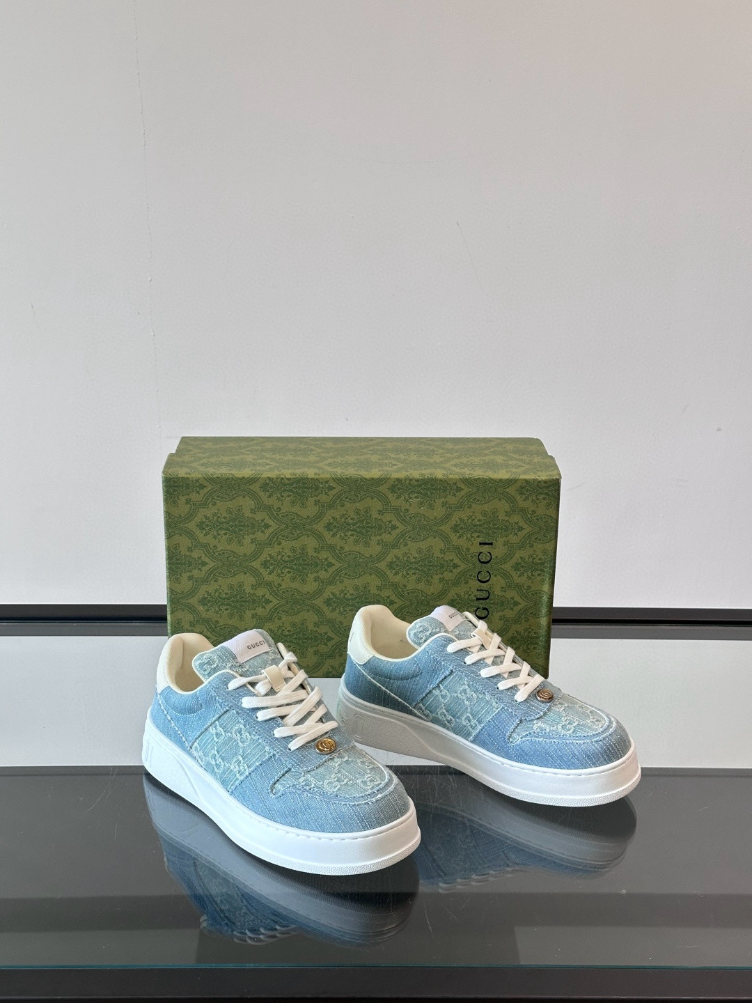 구찌 Gucci 스니커즈