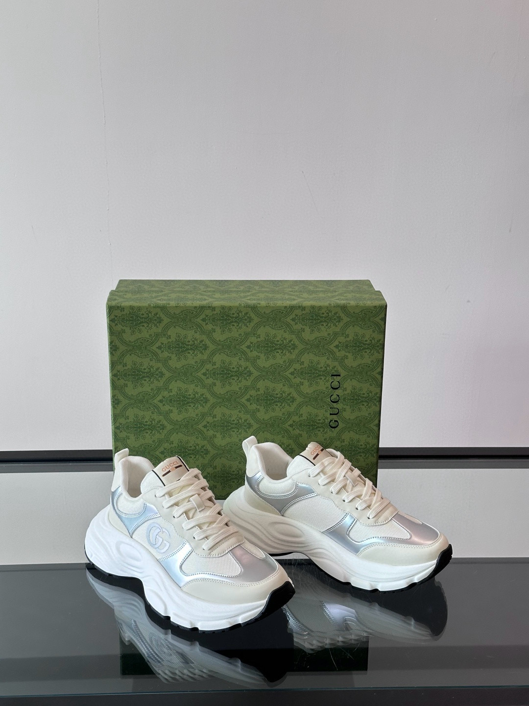 구찌 Gucci 스니커즈