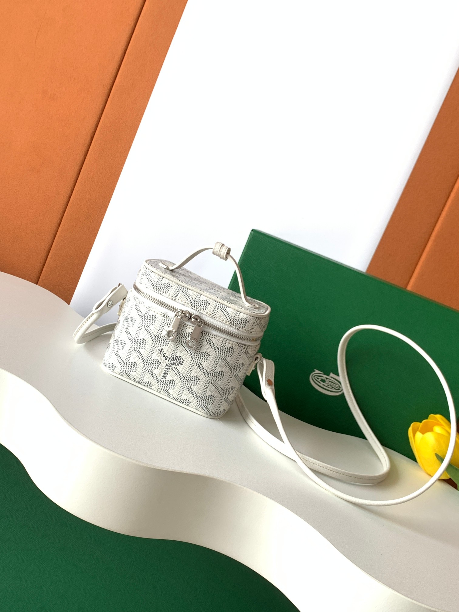 고야드 Goyard 8317 MUSE NANO 파우치