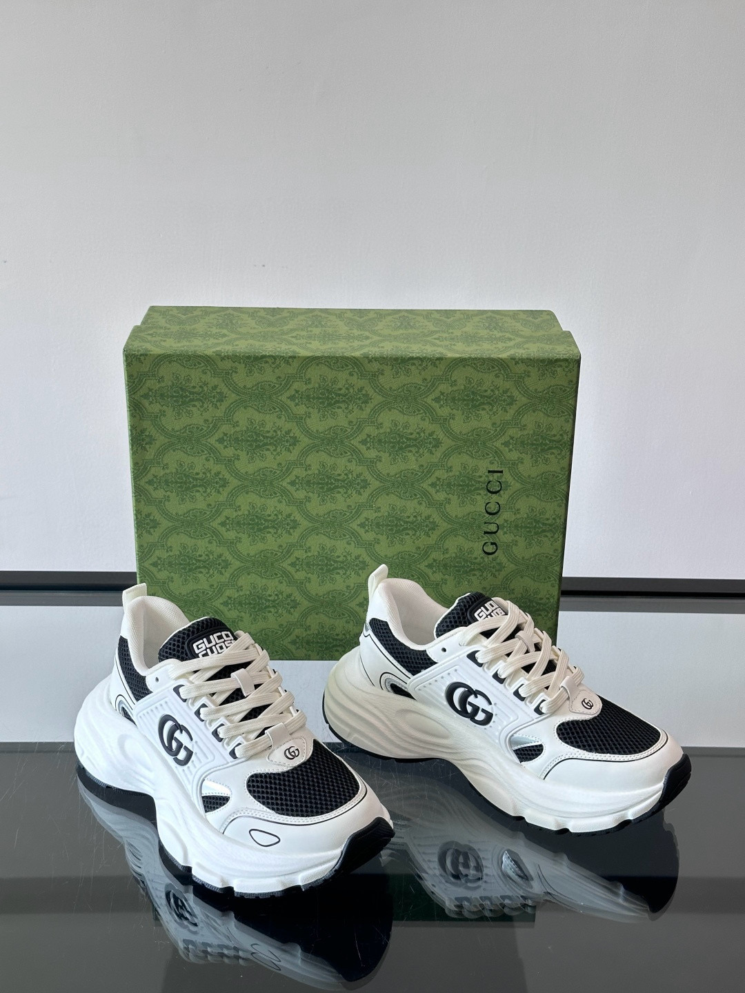 구찌 Gucci 스니커즈