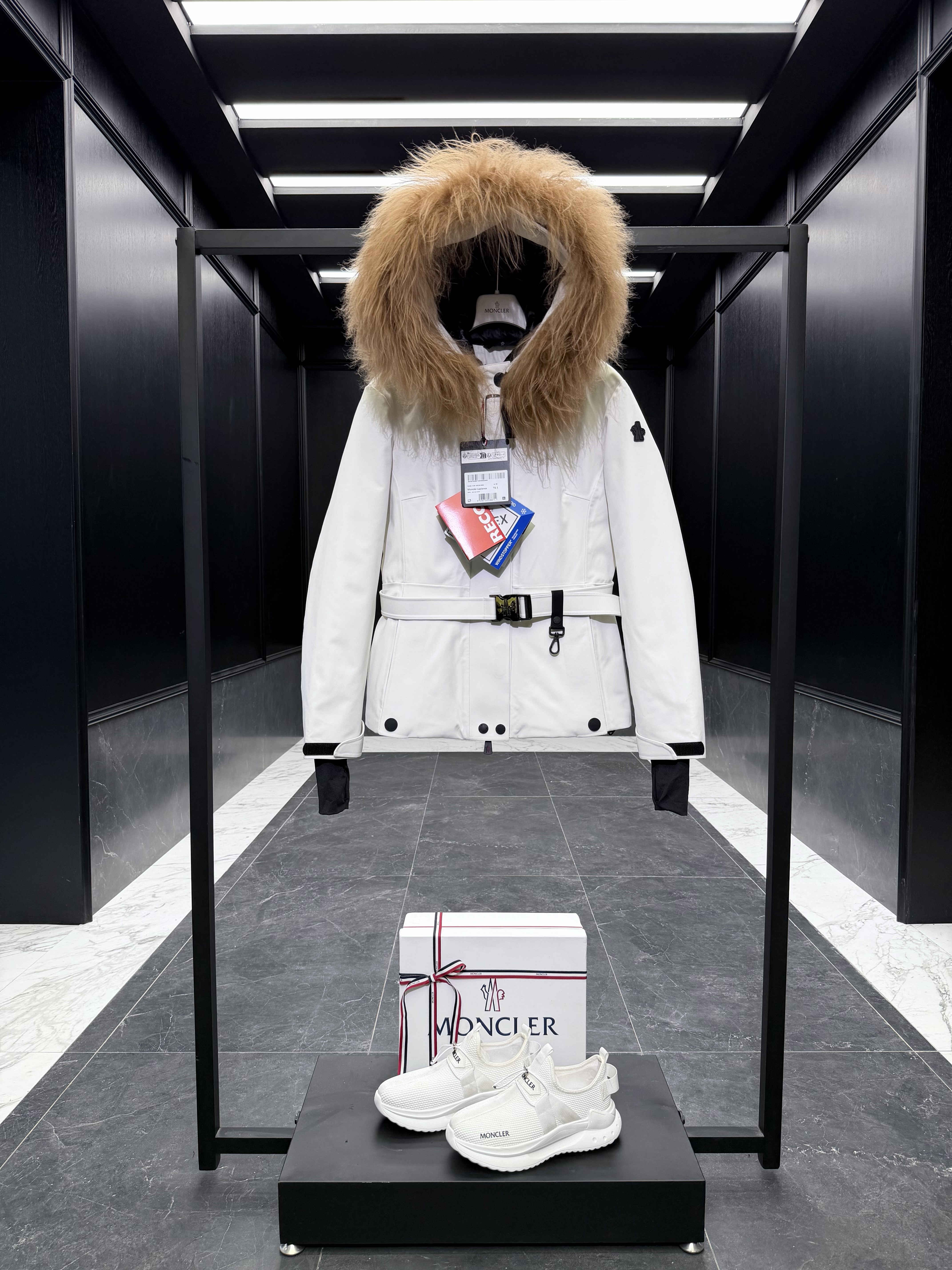 몽클레어 Moncler Laplance 스키다운。