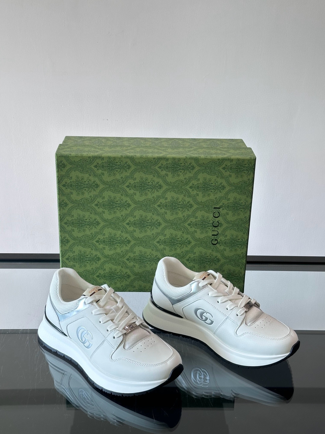 구찌 Gucci 스니커즈