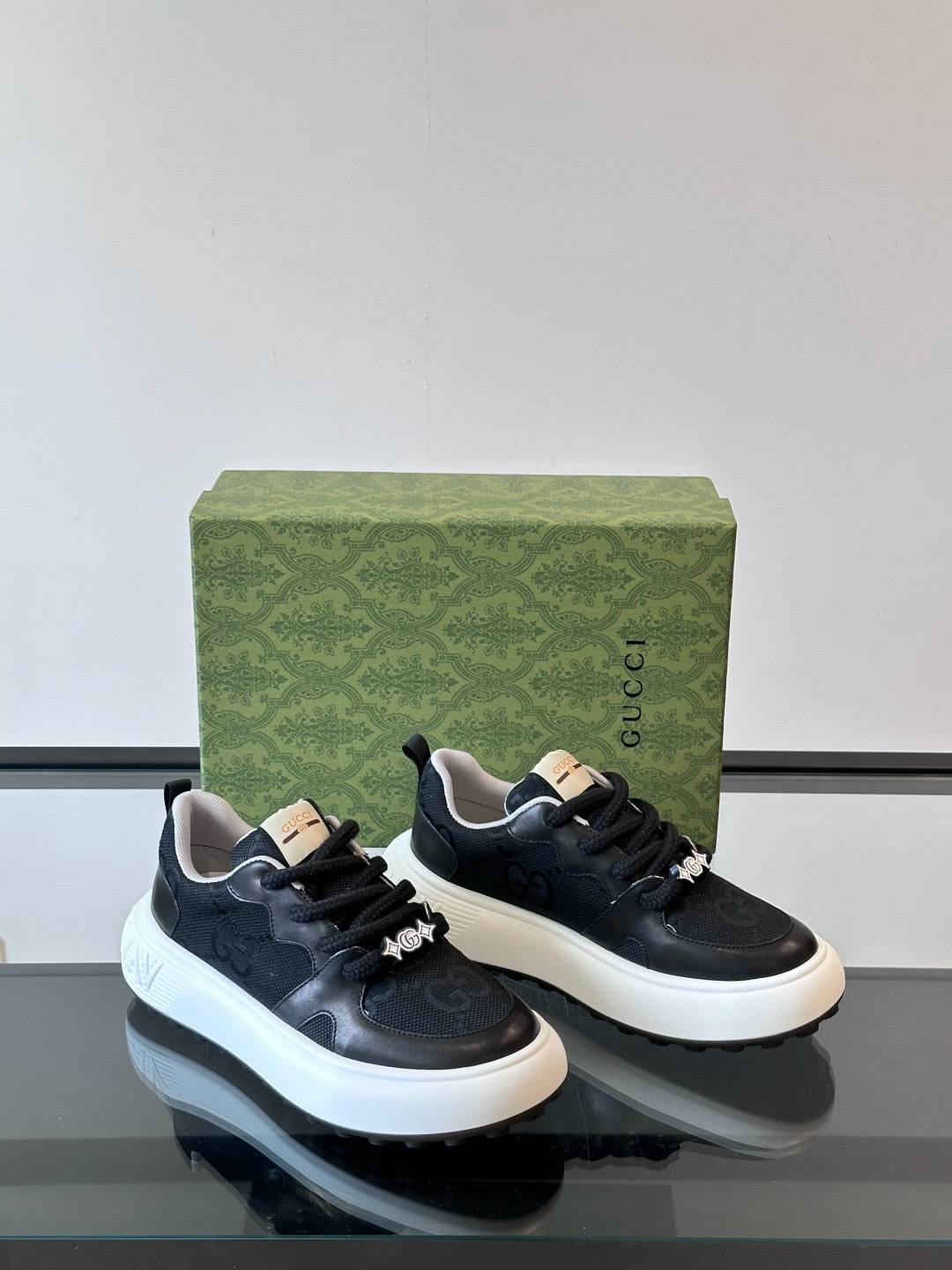 구찌 Gucci 스니커즈