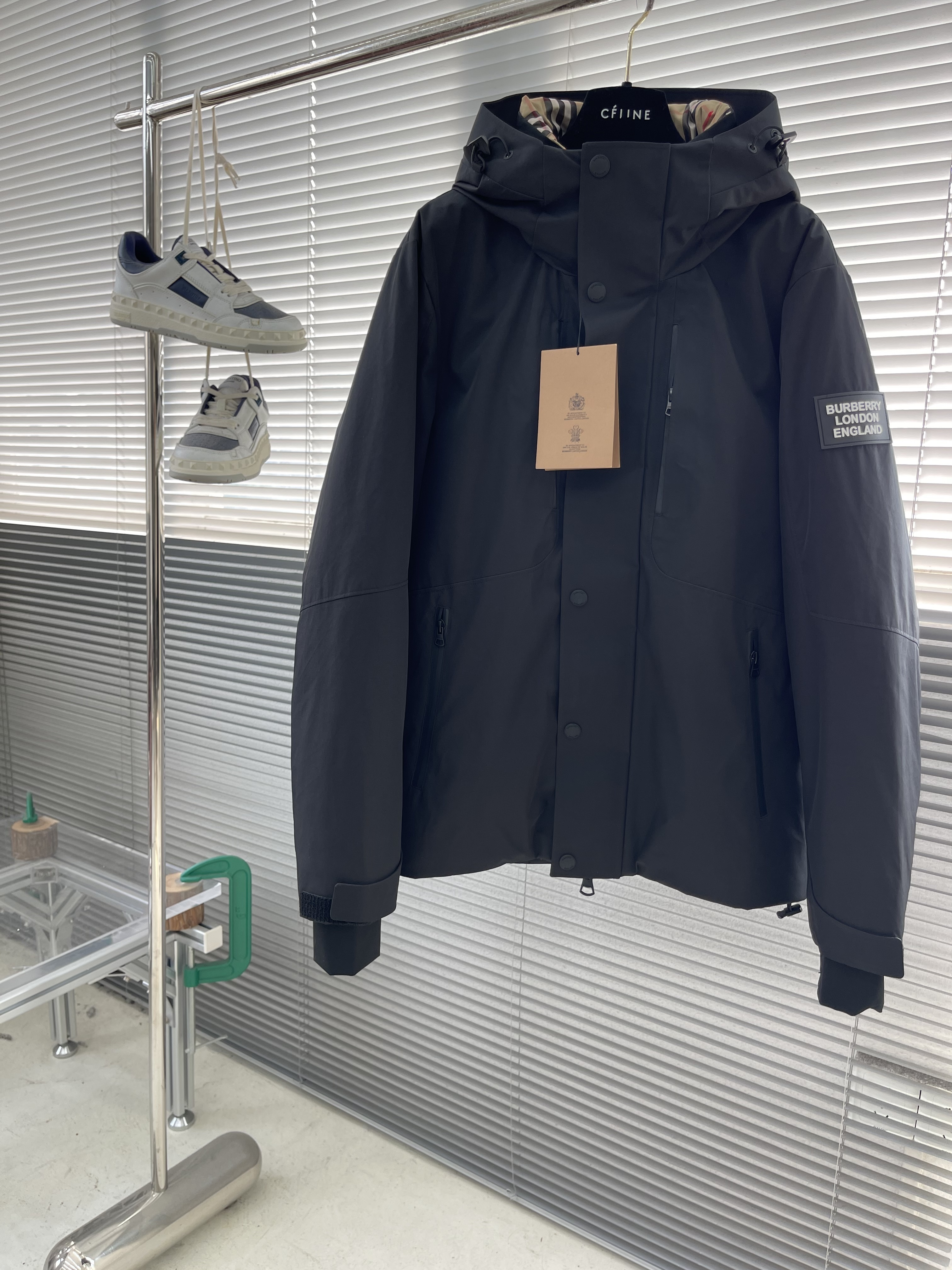 버버리 Burberry 다운재킷.