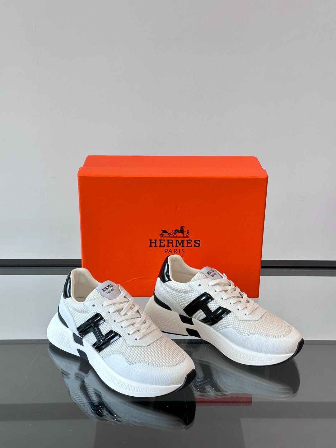 에르메스 Hermes Hugo 스니커즈