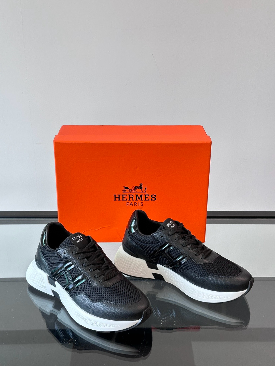 에르메스 Hermes Hugo 스니커즈