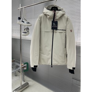 몽클레어 Moncler 다운재킷.