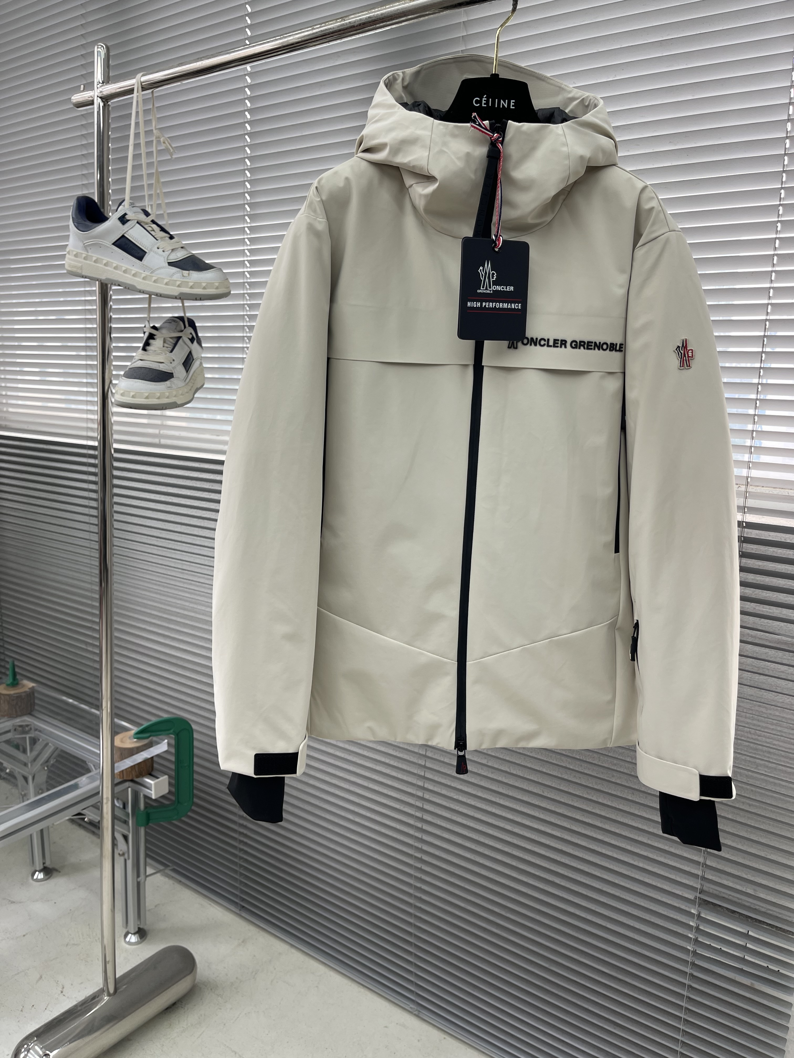 몽클레어 Moncler 다운재킷.