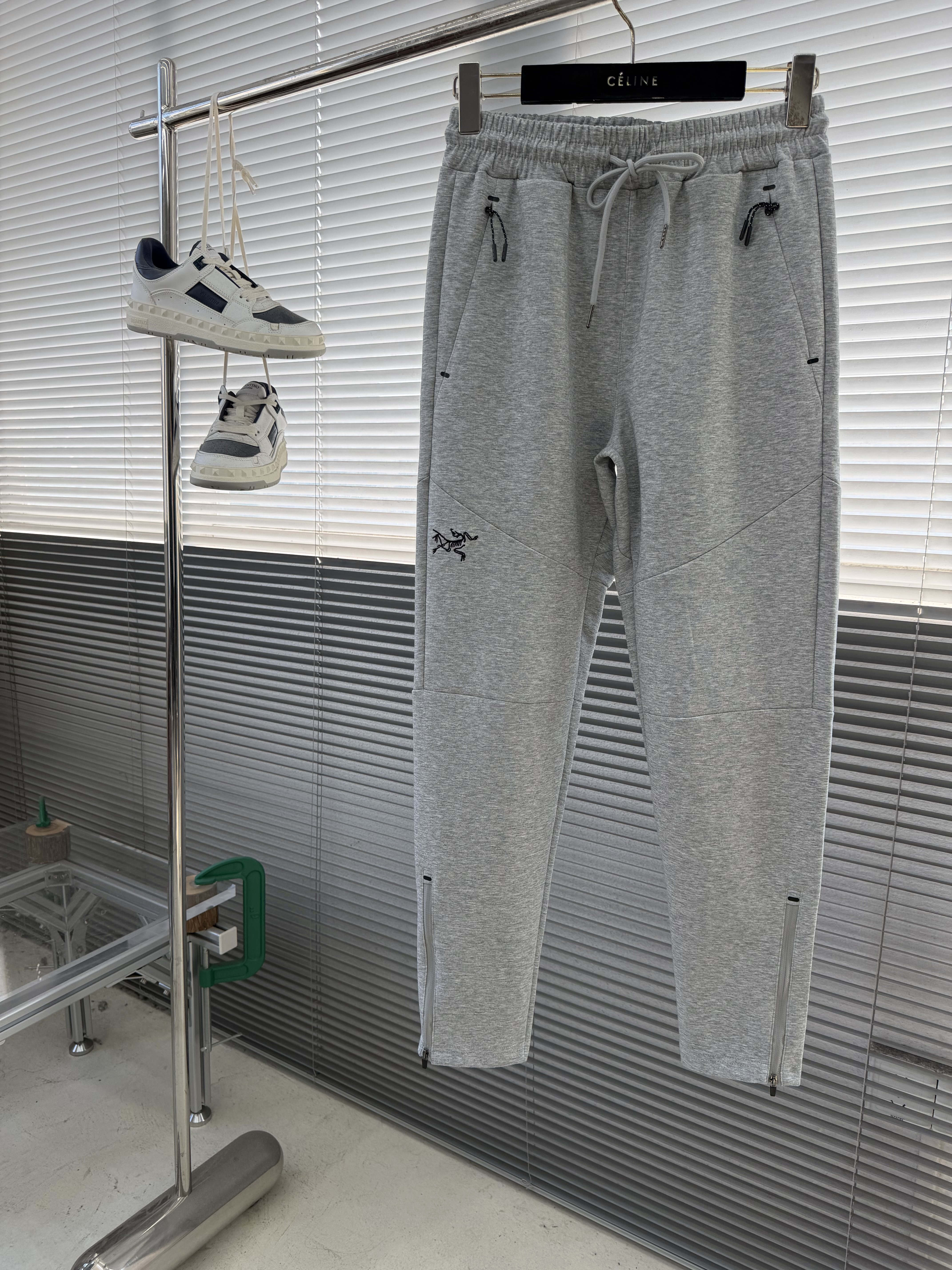 아크테릭스 ARC'TERYX 바지