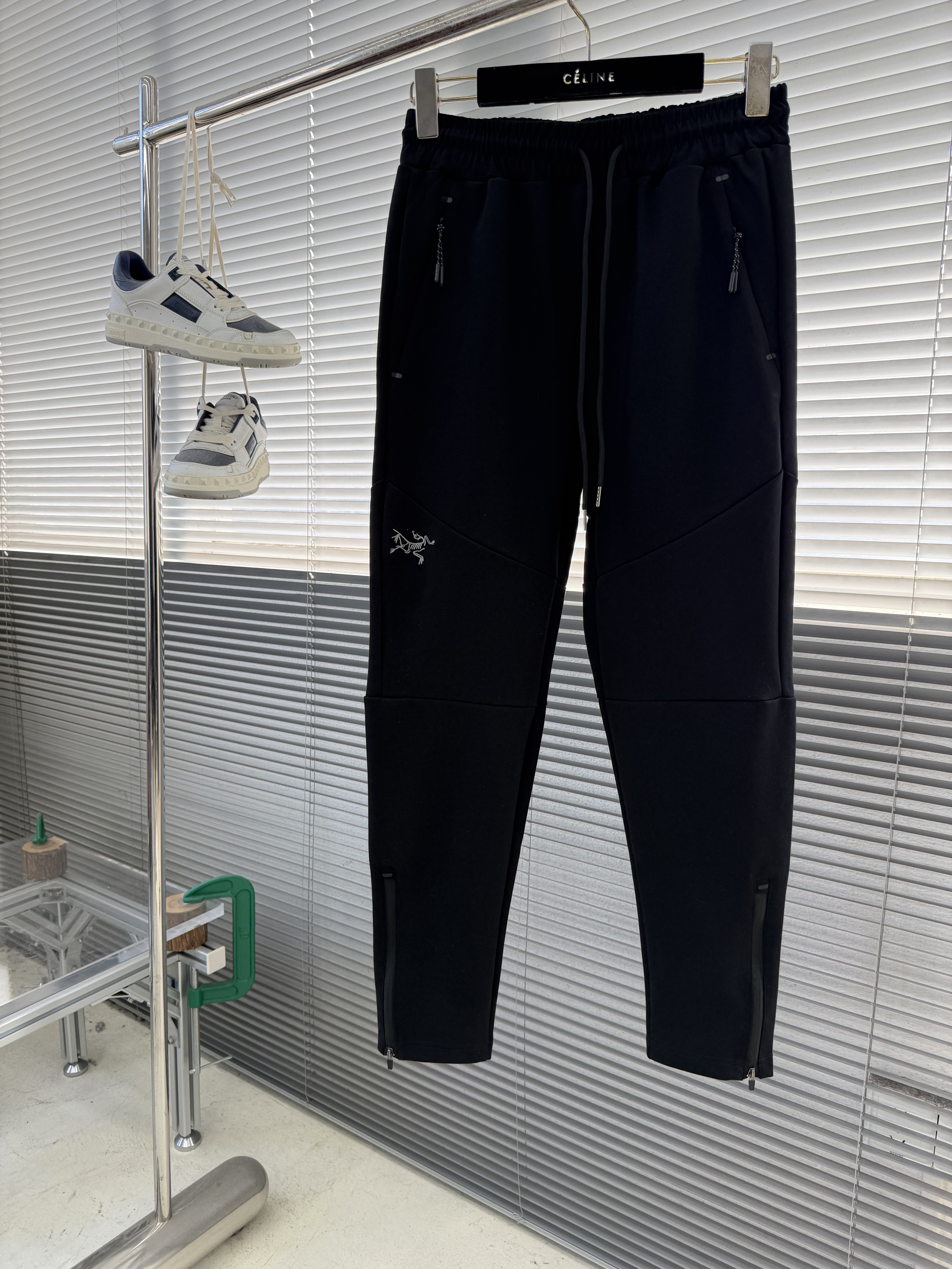 아크테릭스 ARC'TERYX 바지