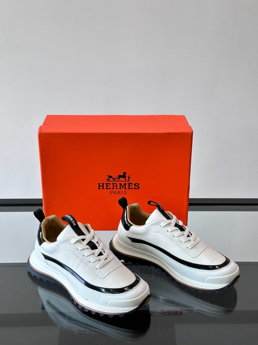 에르메스 Hermes 스니커즈