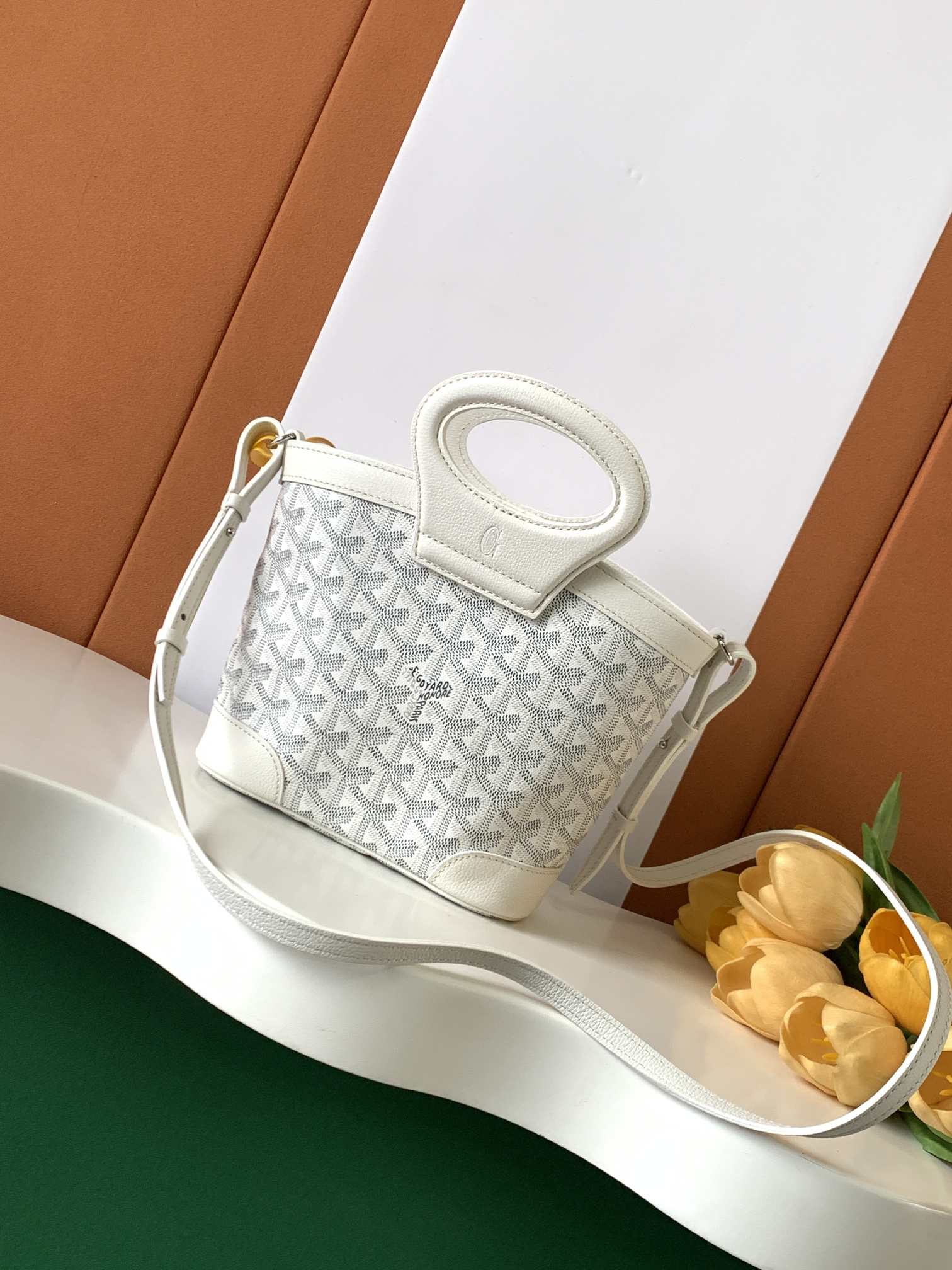 고야드 Goyard 8313 Beluga Mini Bag 23cm