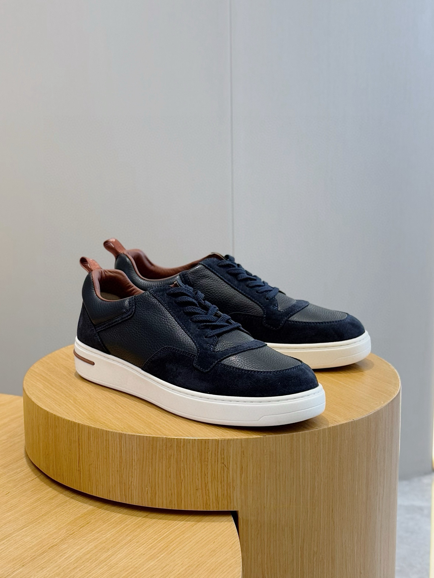 로로피아나 Loro Piana Newport Walk 스니커즈