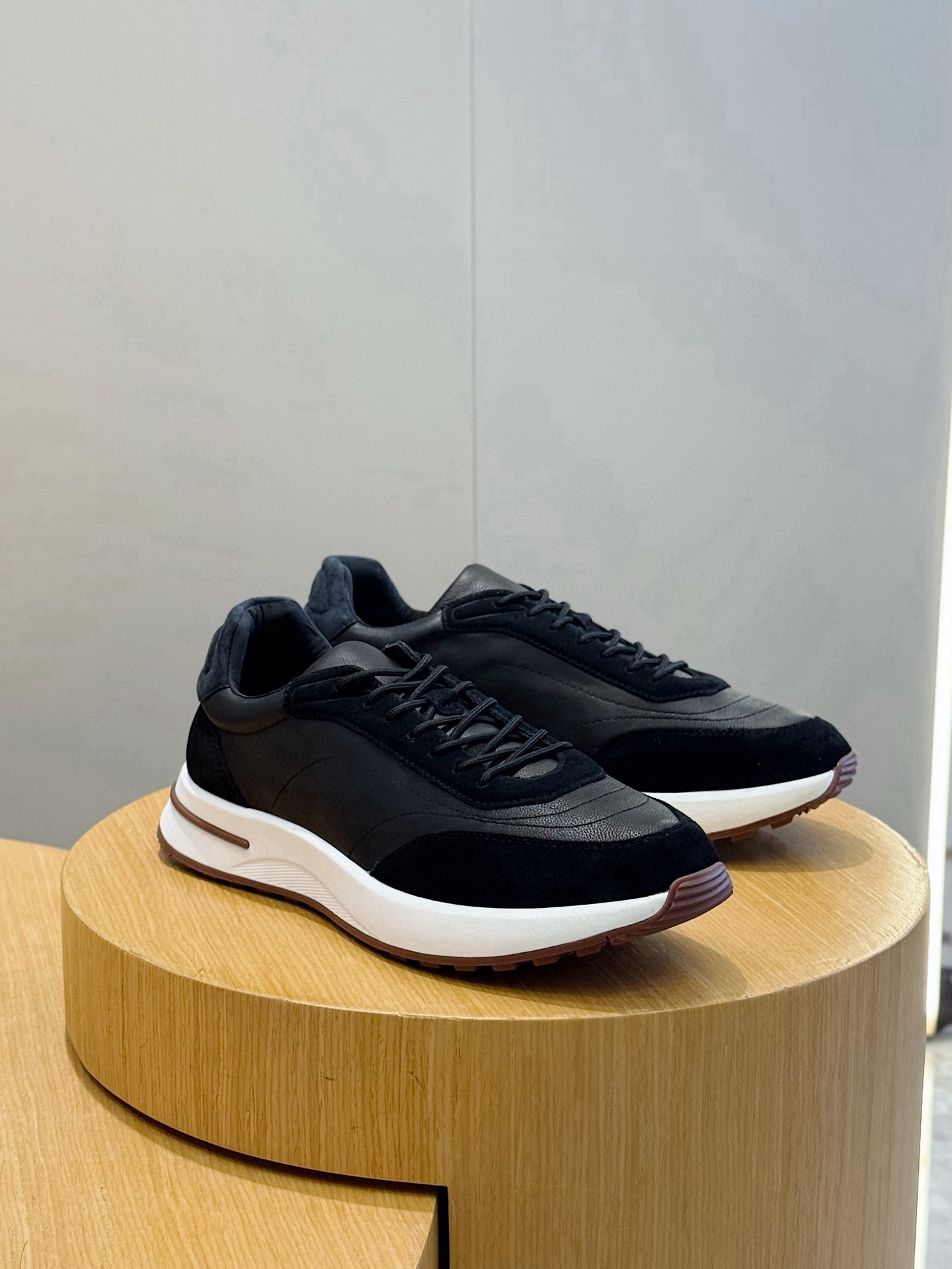 로로피아나 Loro Piana Week end Walk 스니커즈