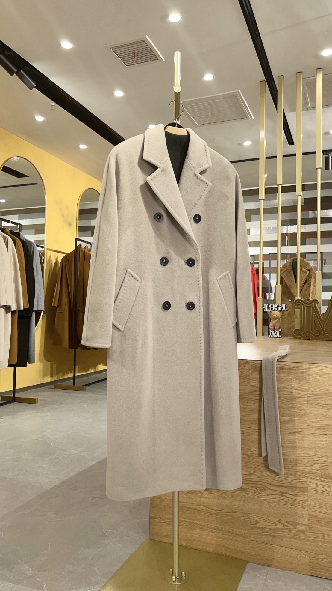 막스마라 Max Mara 코트 샌 디 색상
