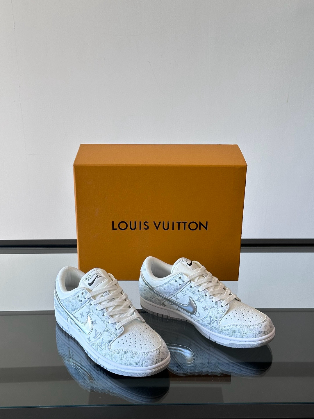 루이비통 Louis Vuitton & Nike 스니커즈