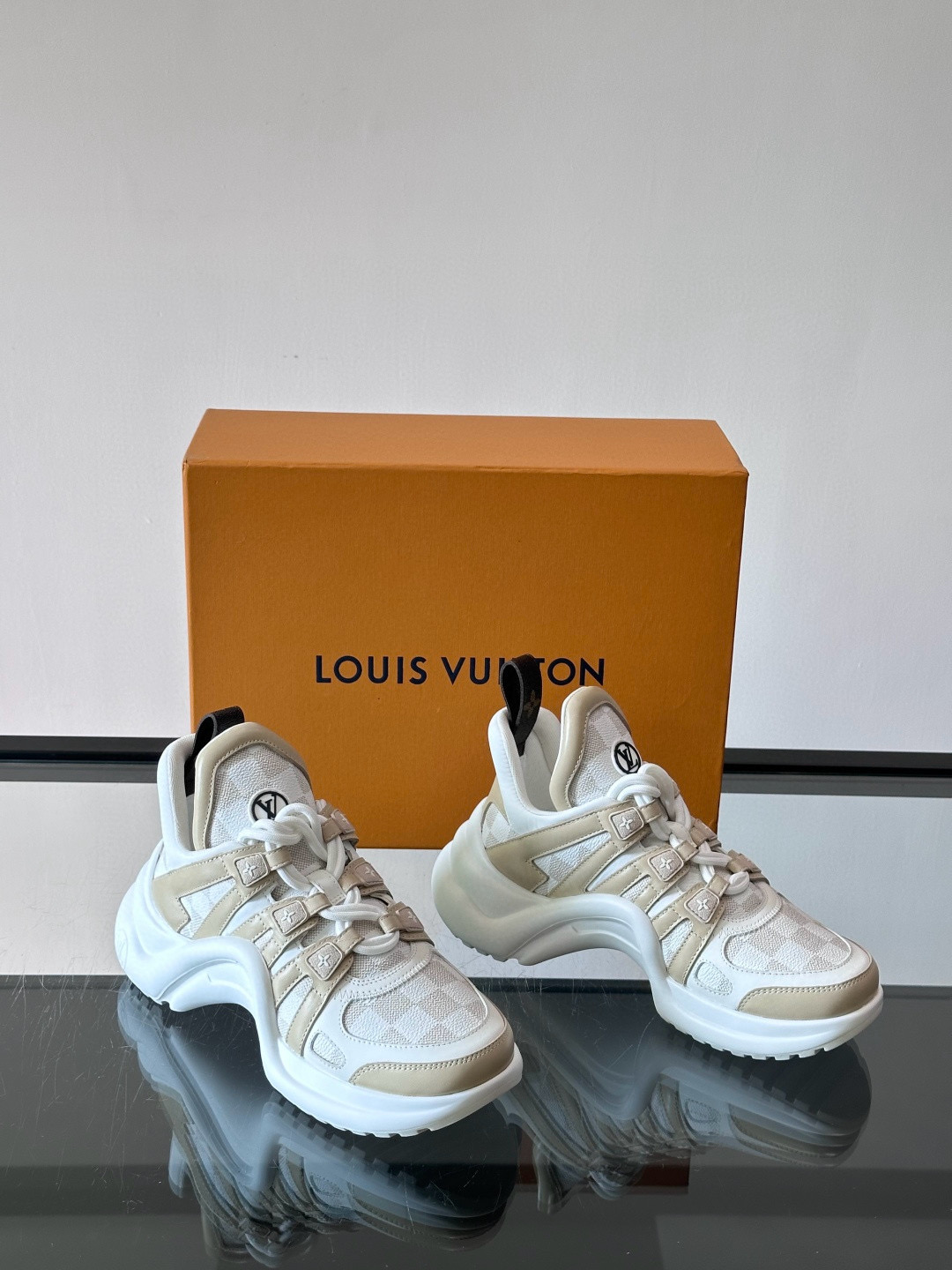 루이비통 Louis Vuitton Archlight 스니커즈