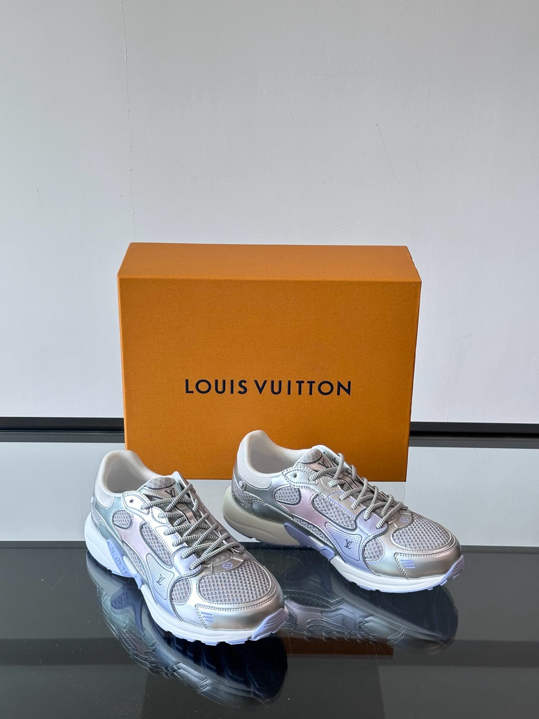 루이비통 Louis Vuitton Olympia 스니커즈