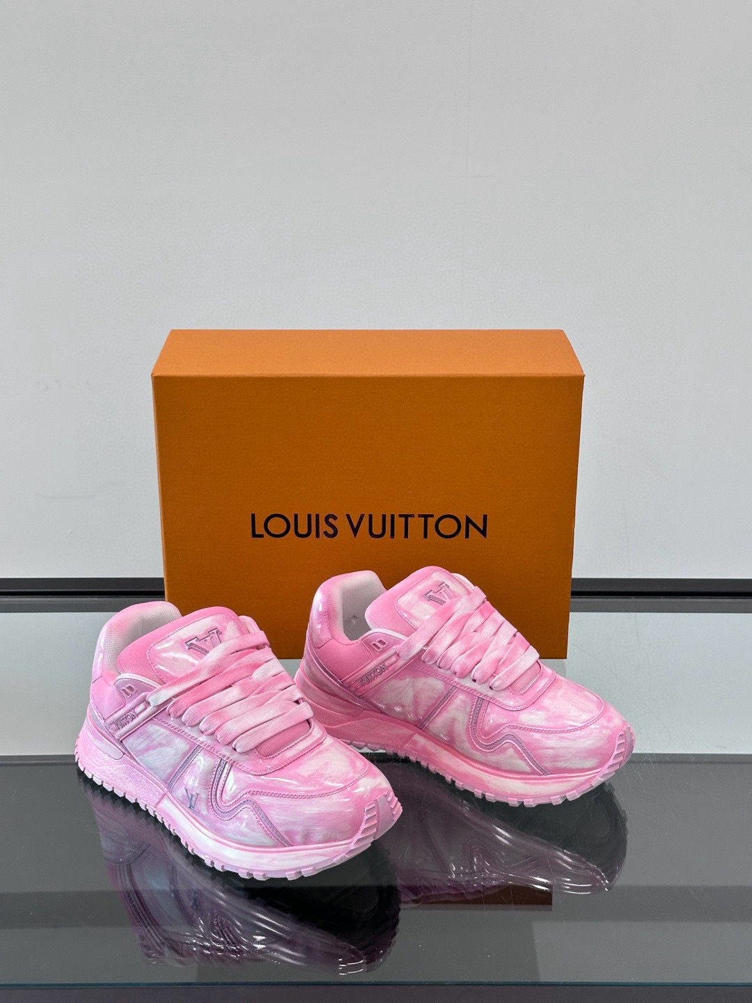 루이비통 Louis Vuitton Run Away Maxi 스니커즈