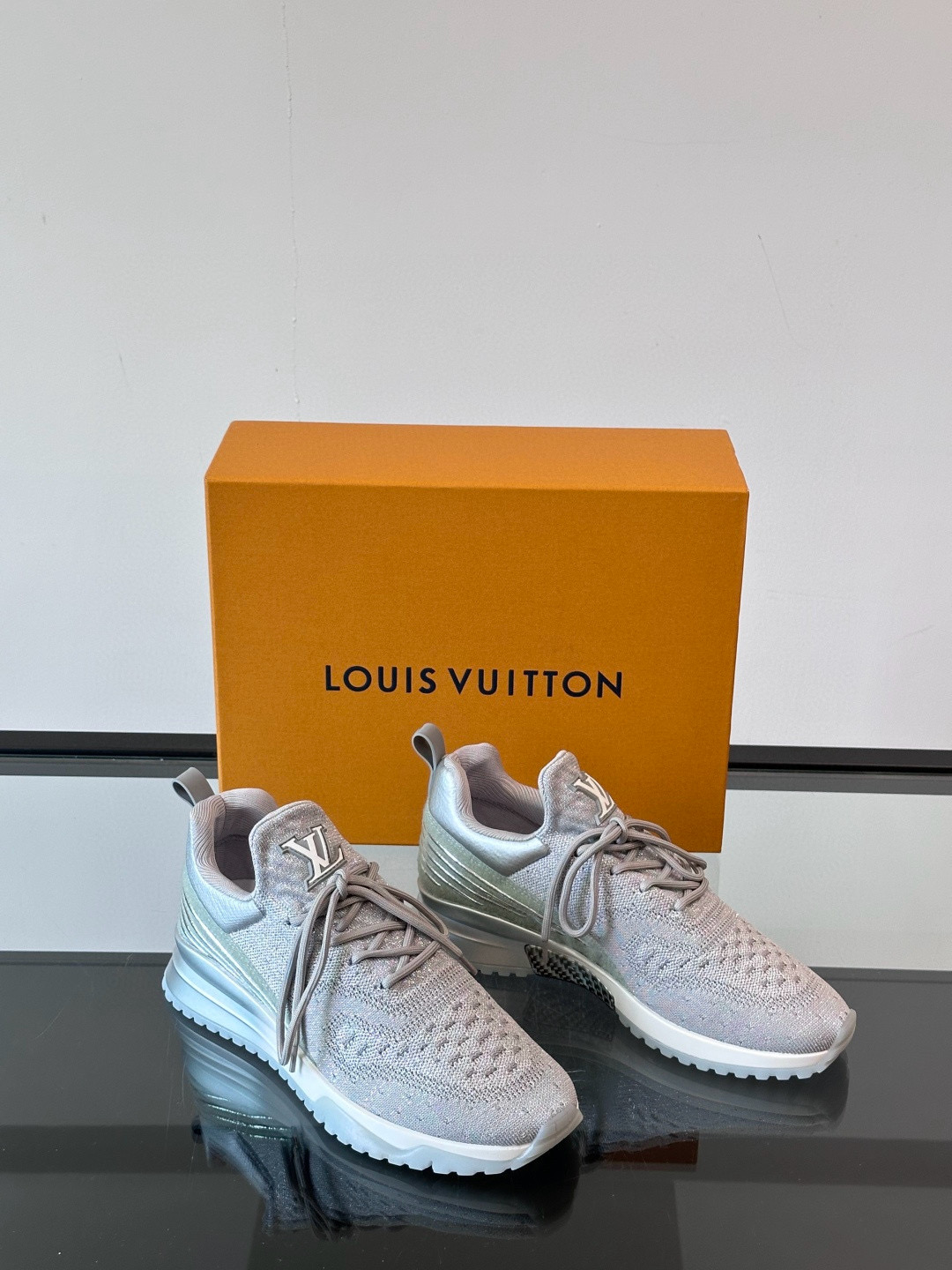루이비통 Louis Vuitton Run Away 스니커즈