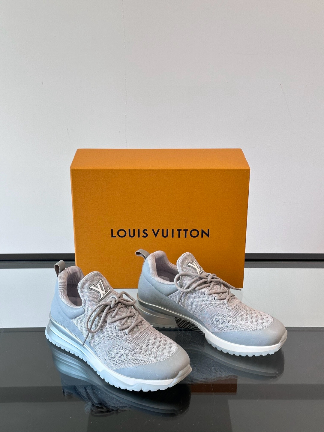 루이비통 Louis Vuitton Run Away 스니커즈