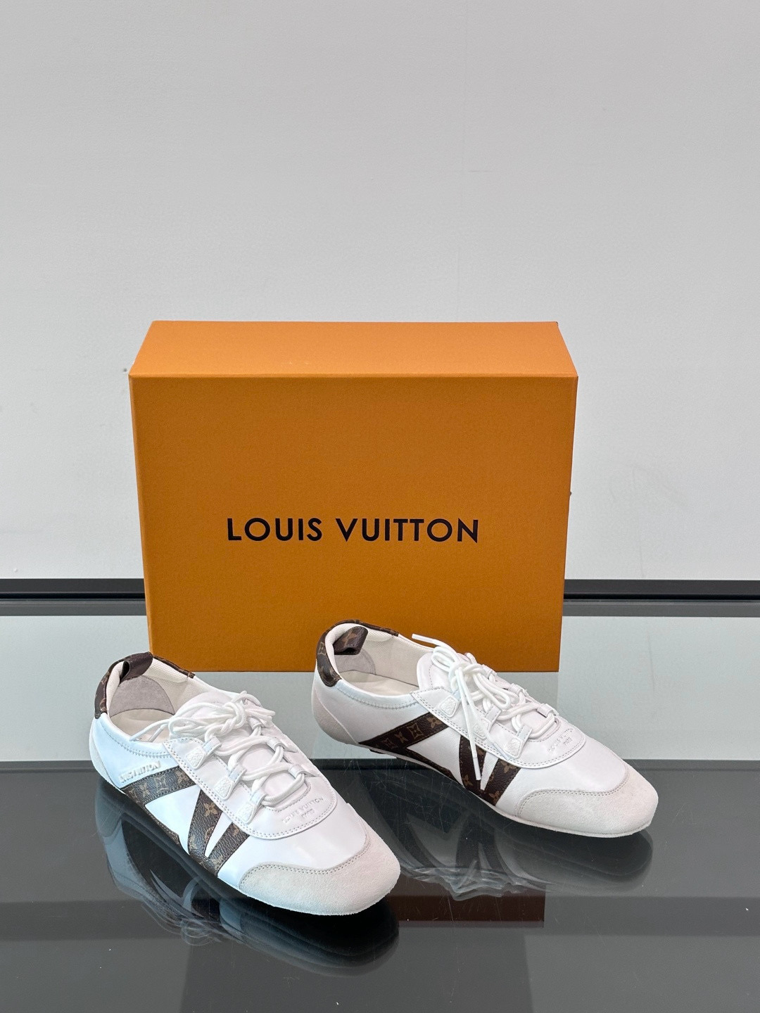 루이비통 Louis Vuitton Sneakerina 스니커즈