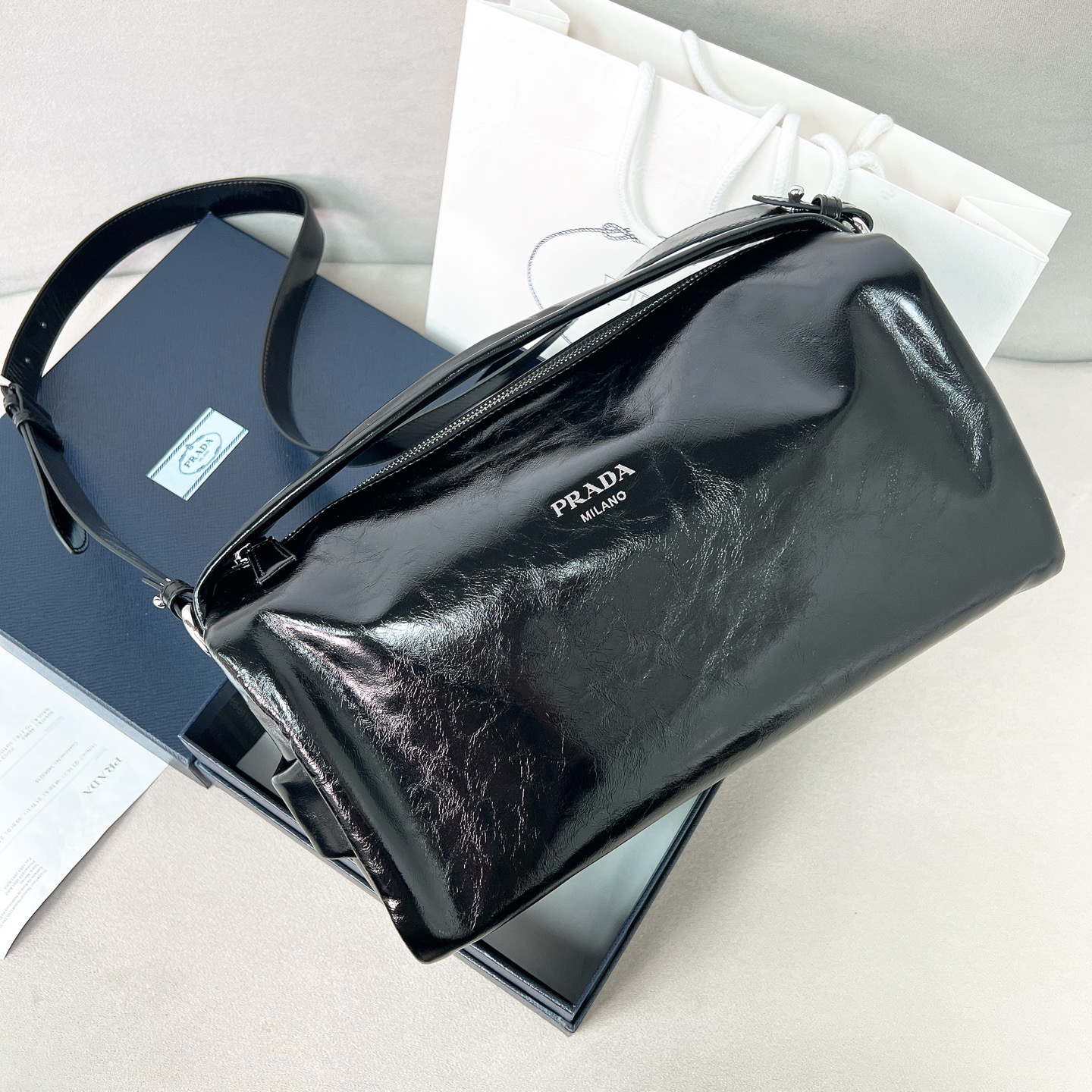 프라다 Prada 2VH194 가죽 숄더백 33cm