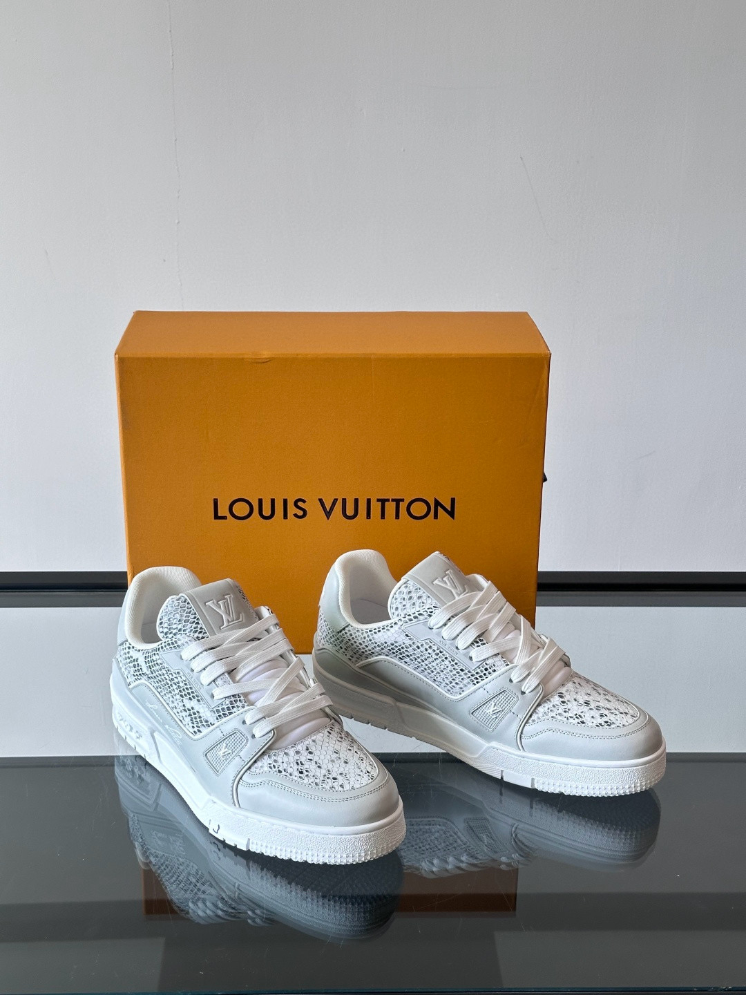 루이비통 Louis Vuitton Trainer 스니커즈