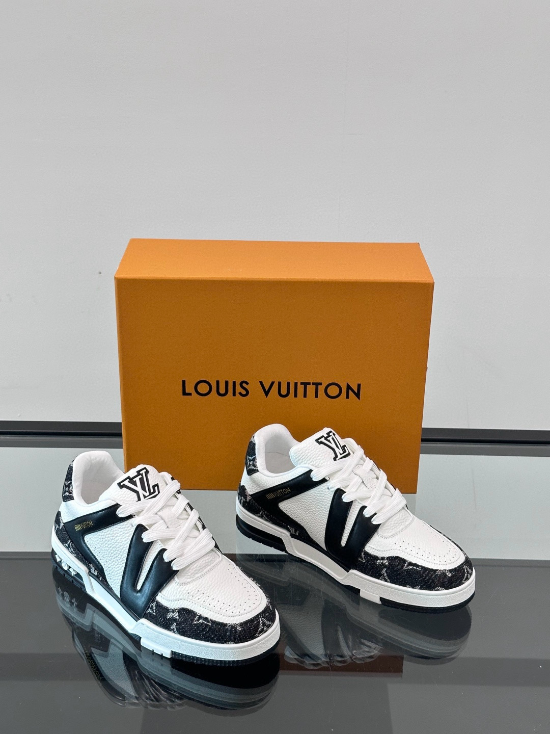 루이비통 Louis Vuitton Trainer 스니커즈