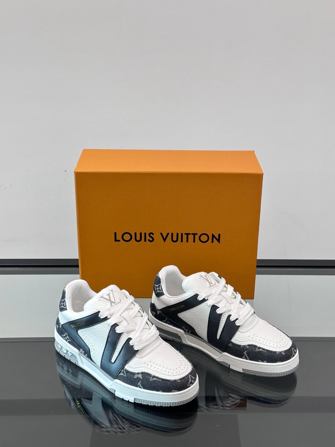 루이비통 Louis Vuitton Trainer 스니커즈