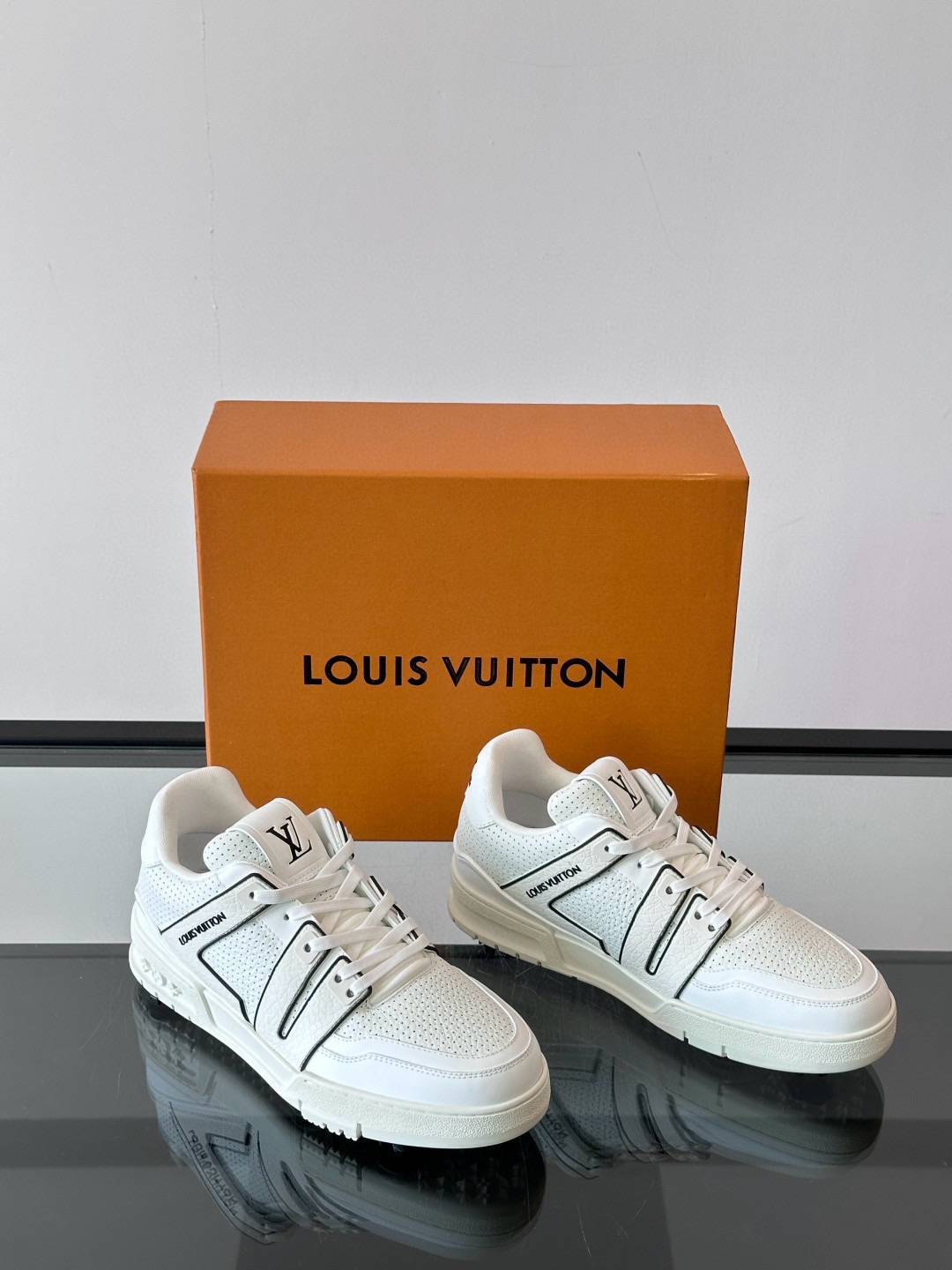 루이비통 Louis Vuitton Trainer 스니커즈