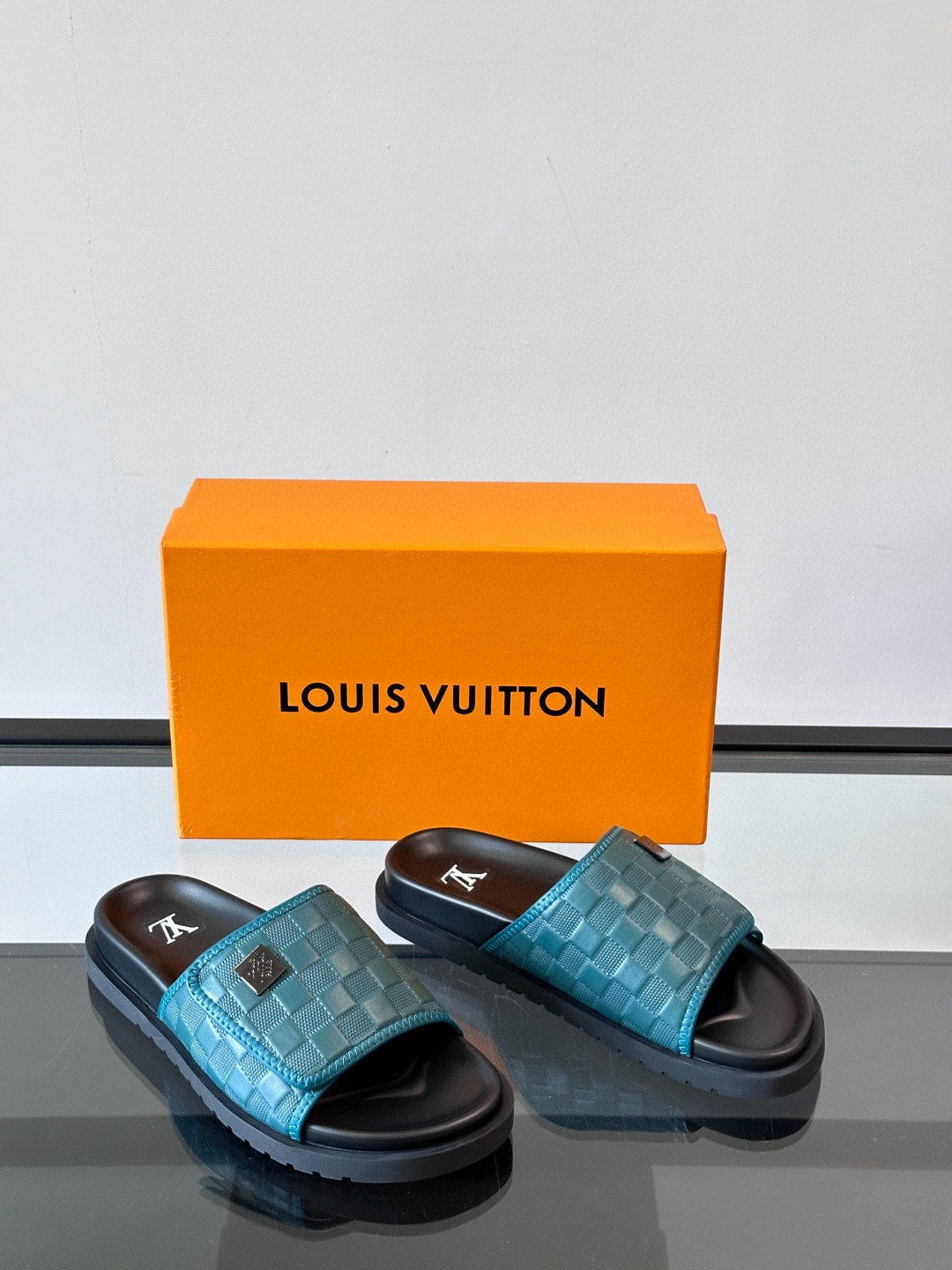 루이비통 Louis Vuitton 슬리퍼