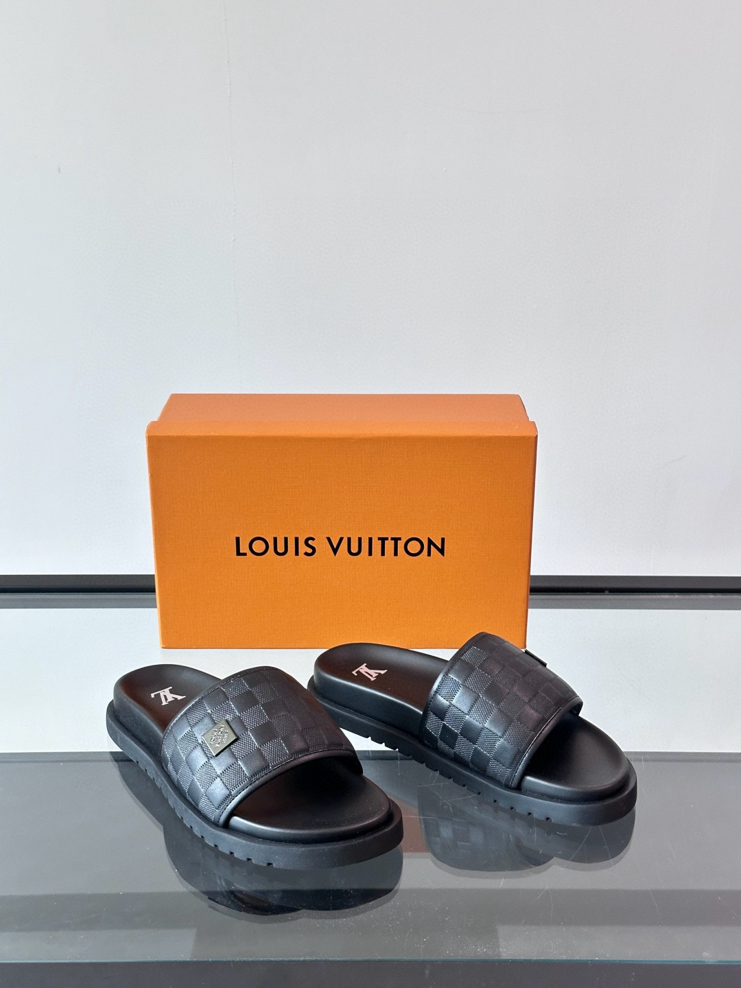 루이비통 Louis Vuitton 슬리퍼