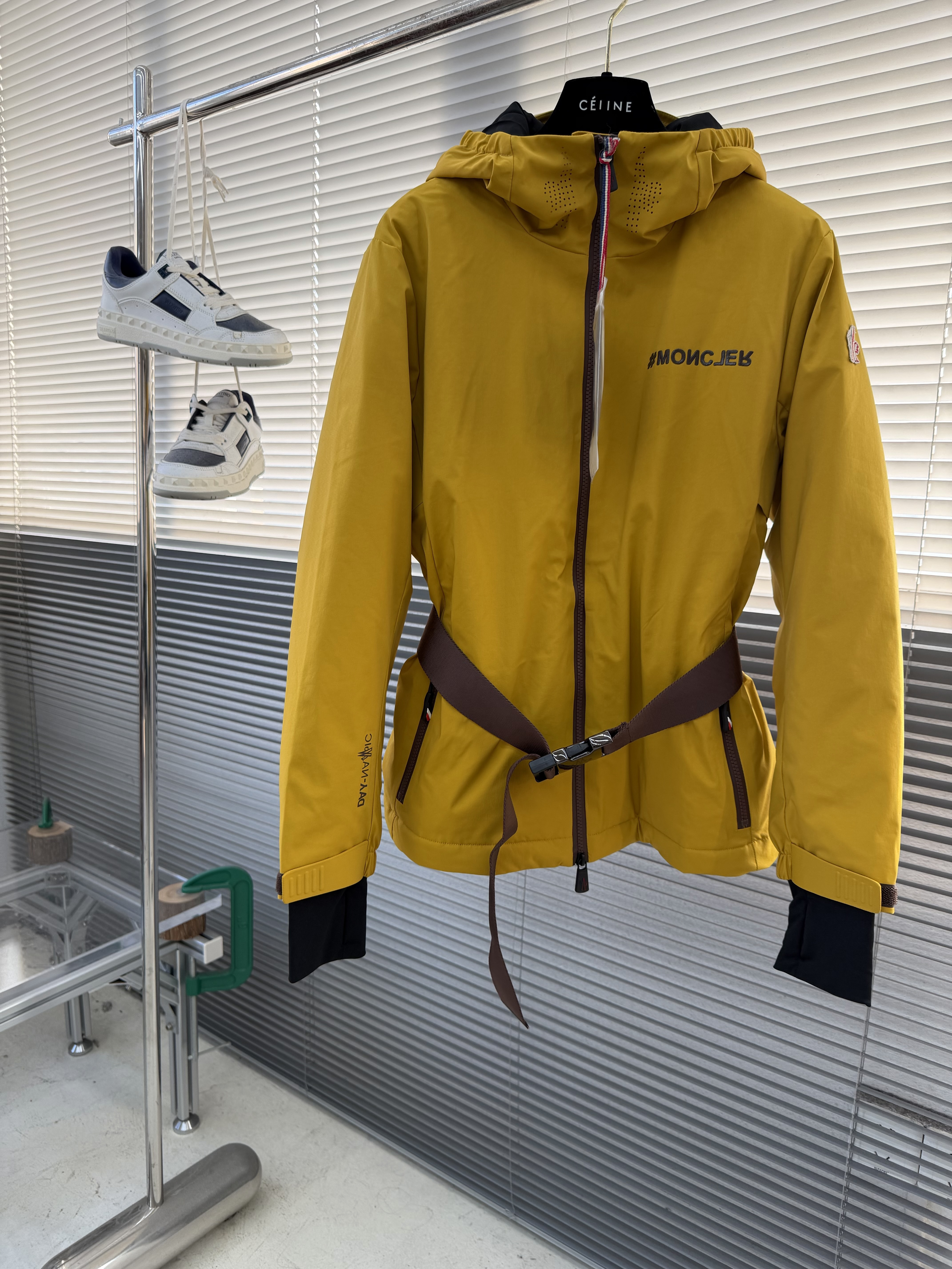 몽클레어 Moncler  스키다운。