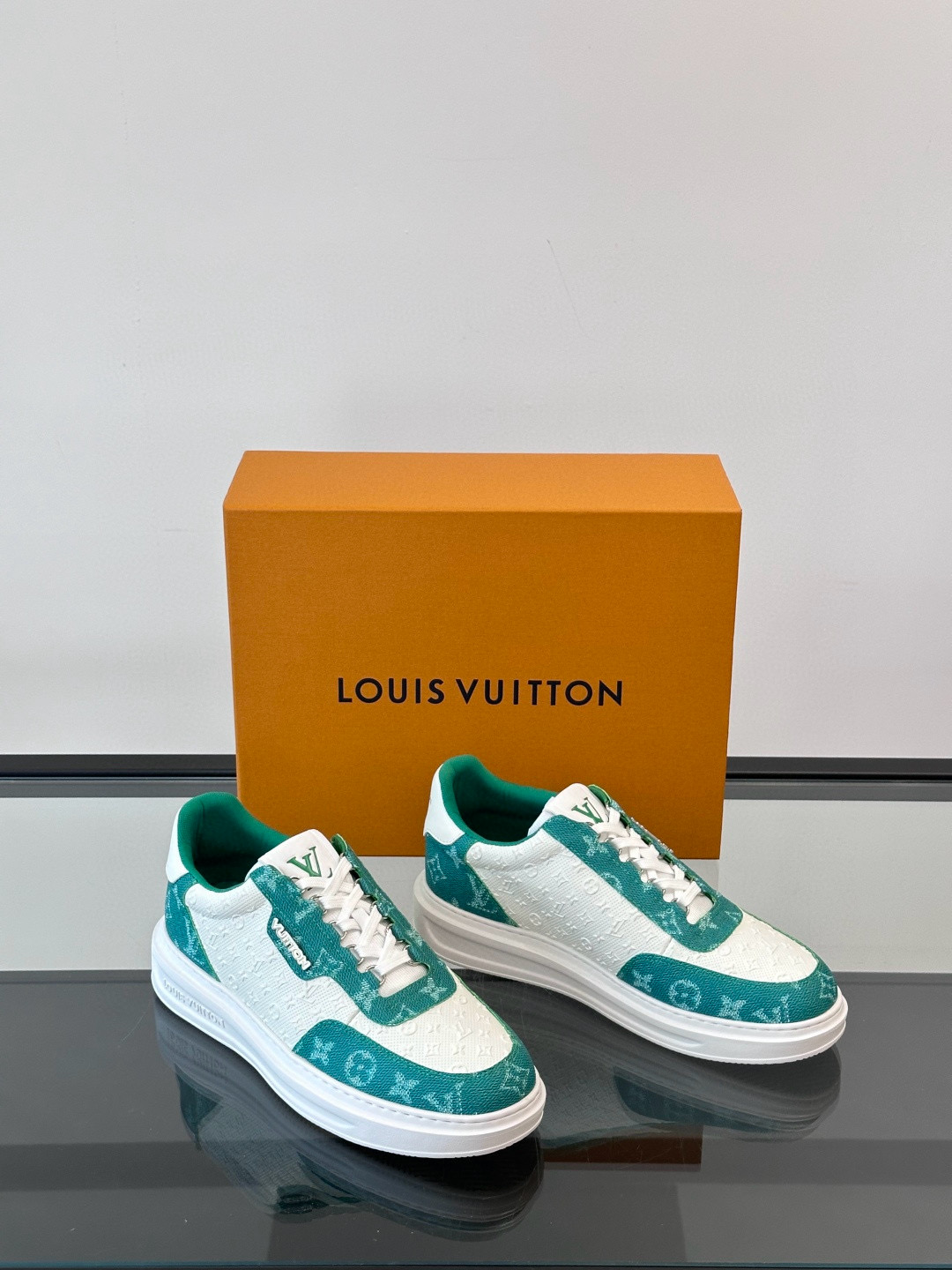 루이비통 Louis Vuitton 스니커즈