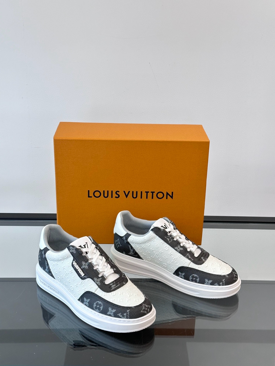 루이비통 Louis Vuitton 스니커즈