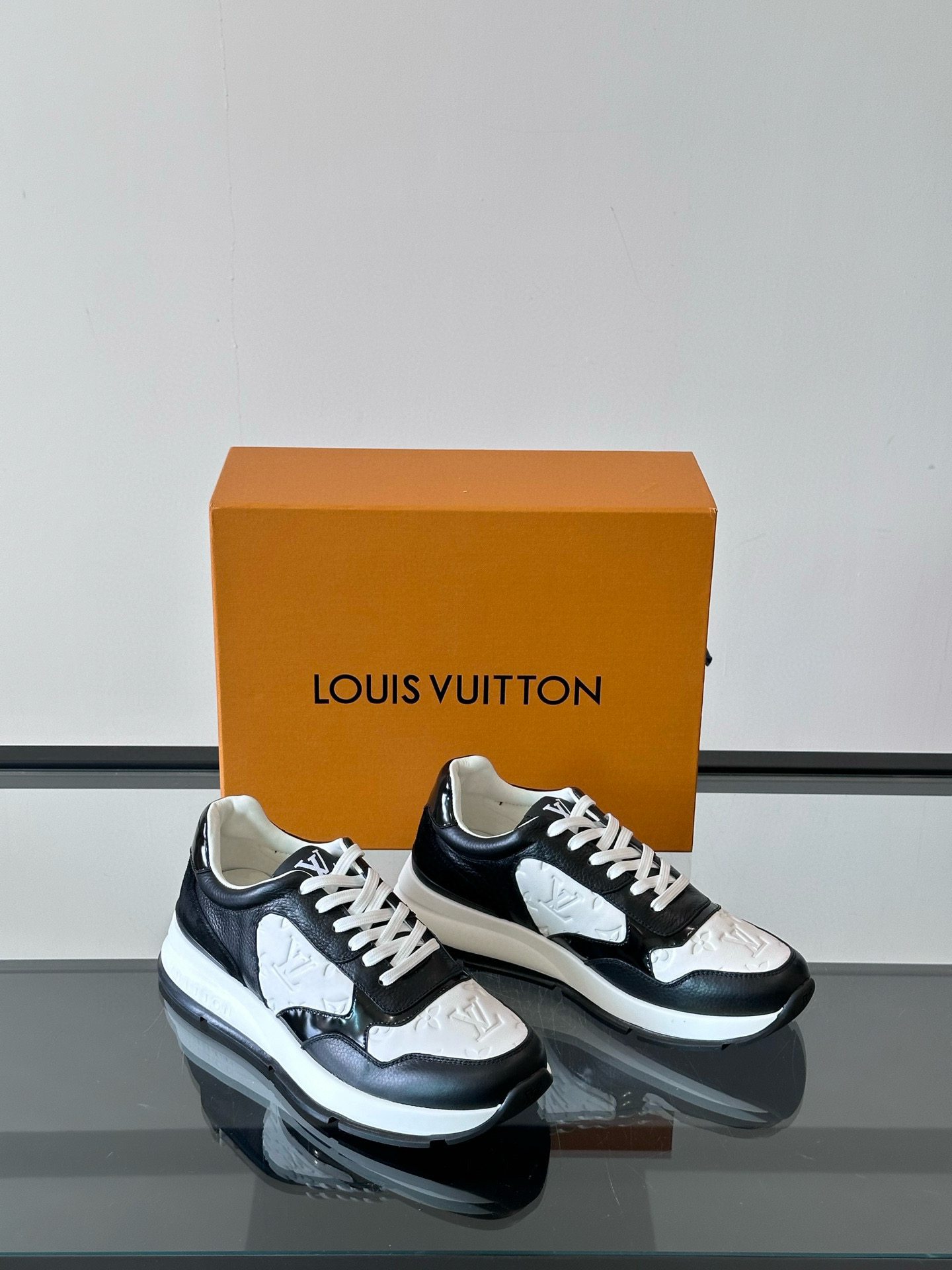 루이비통 Louis Vuitton 스니커즈