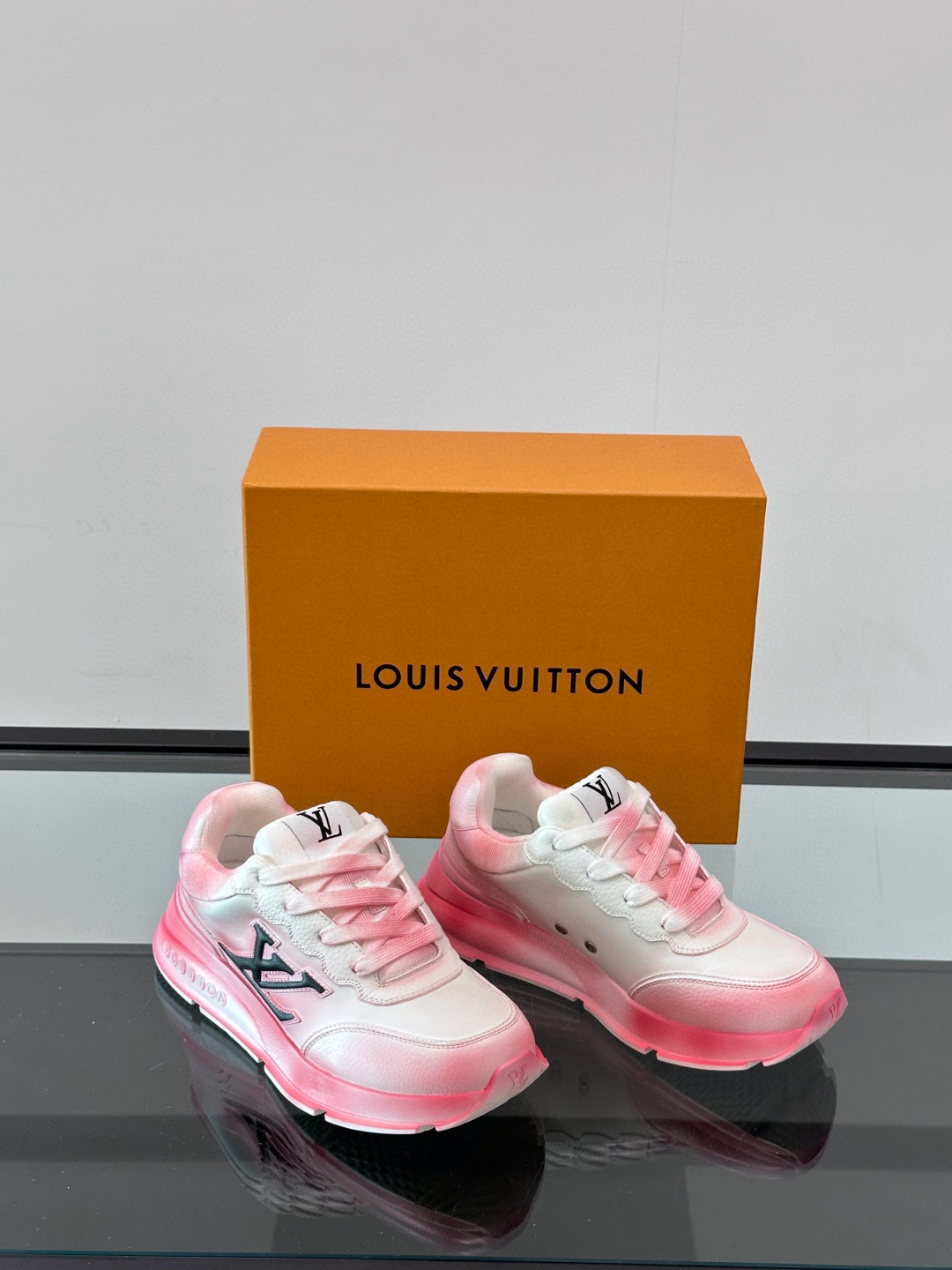 루이비통 Louis Vuitton 스니커즈