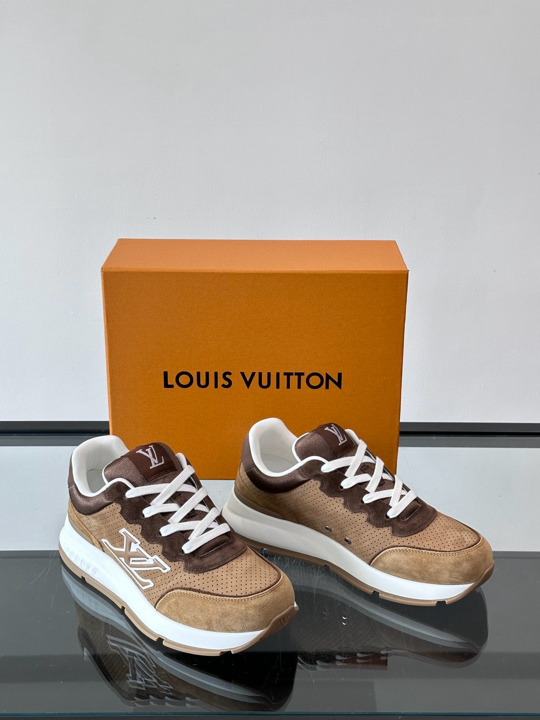 루이비통 Louis Vuitton 스니커즈