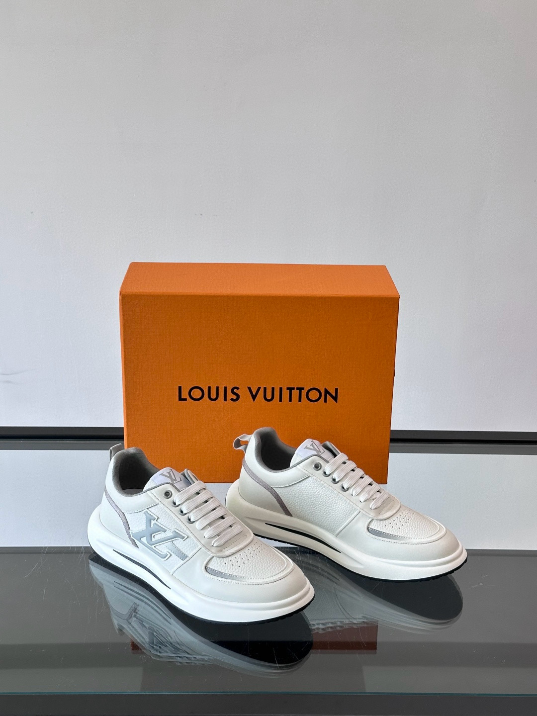 루이비통 Louis Vuitton 스니커즈