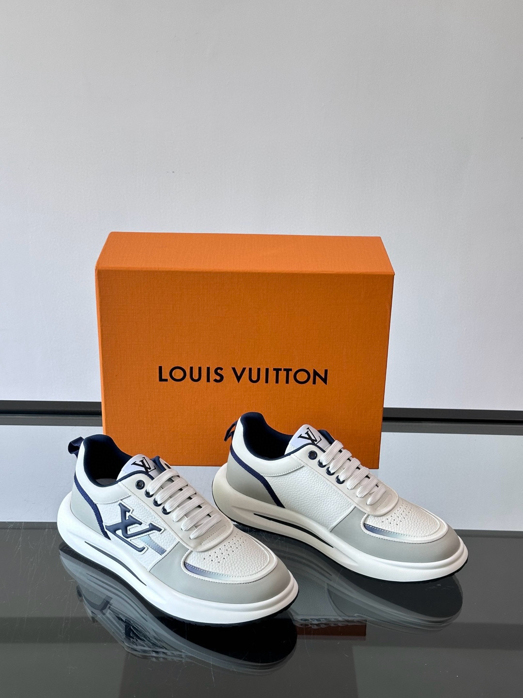 루이비통 Louis Vuitton 스니커즈