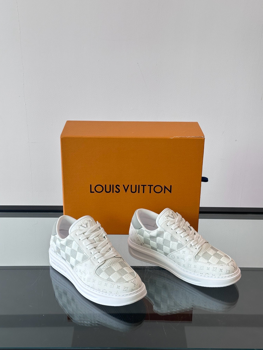 루이비통 Louis Vuitton 스니커즈