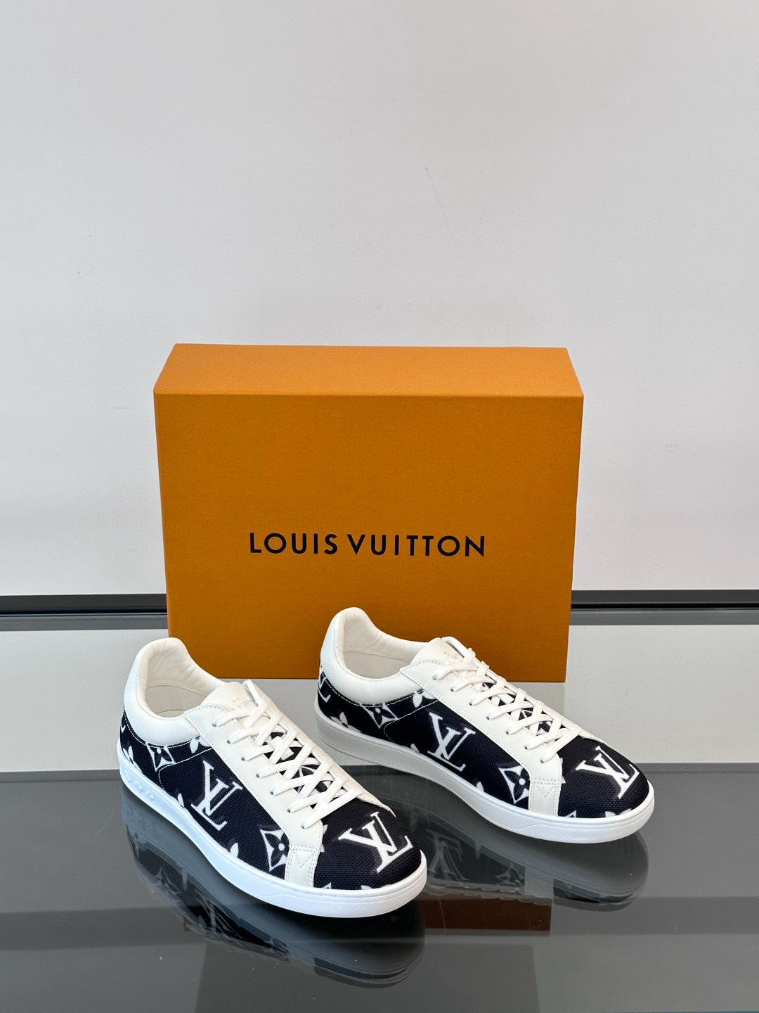 루이비통 Louis Vuitton 스니커즈