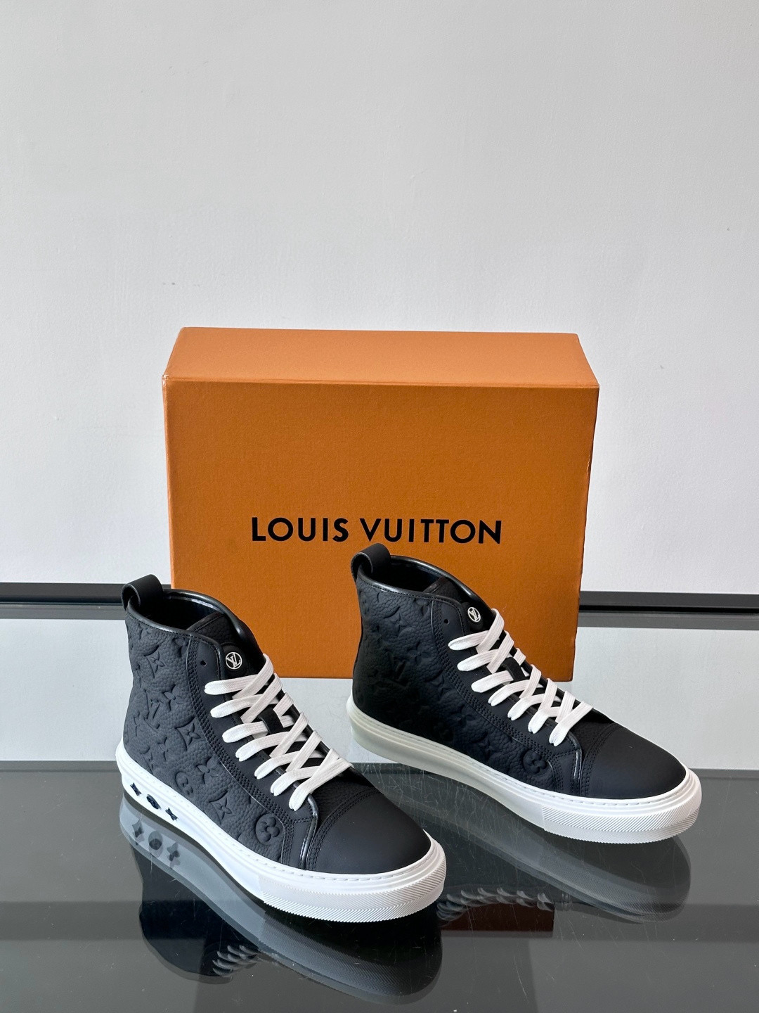 루이비통 Louis Vuitton 스니커즈