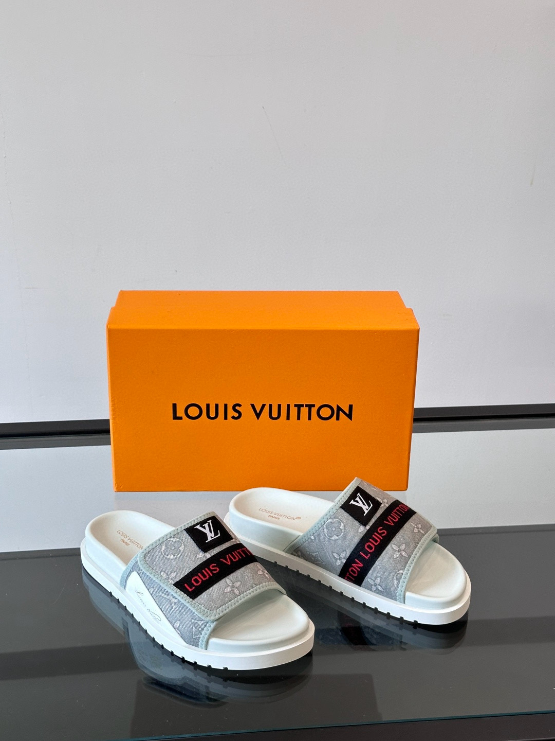 루이비통 Louis Vuitton 슬리퍼