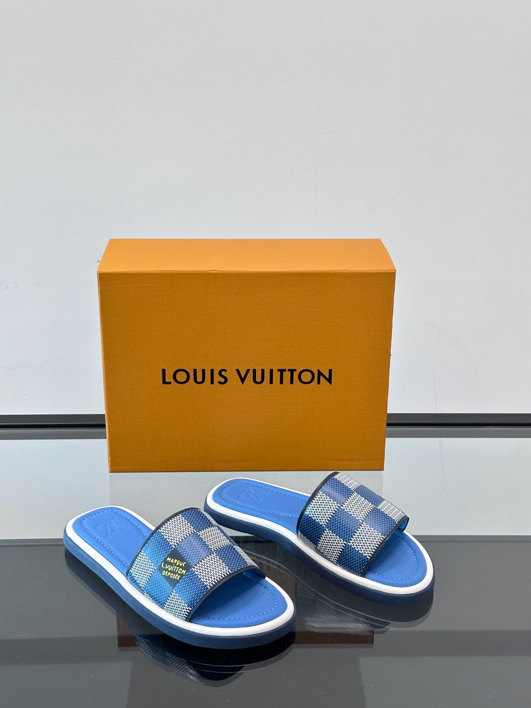루이비통 Louis Vuitton 슬리퍼