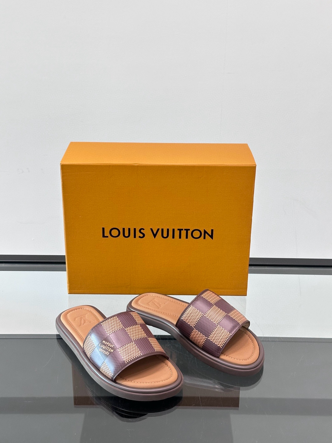 루이비통 Louis Vuitton 슬리퍼
