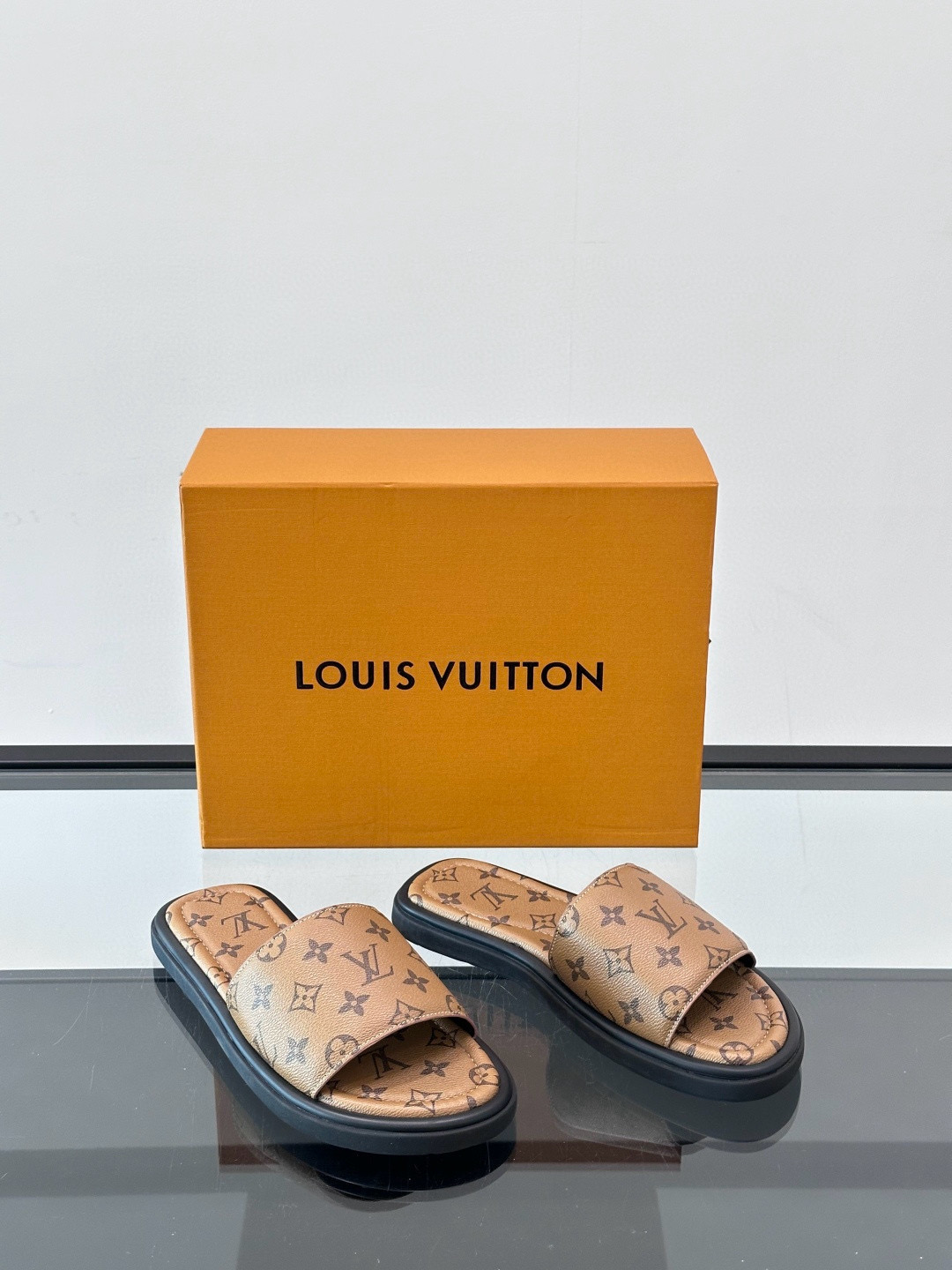 루이비통 Louis Vuitton 슬리퍼