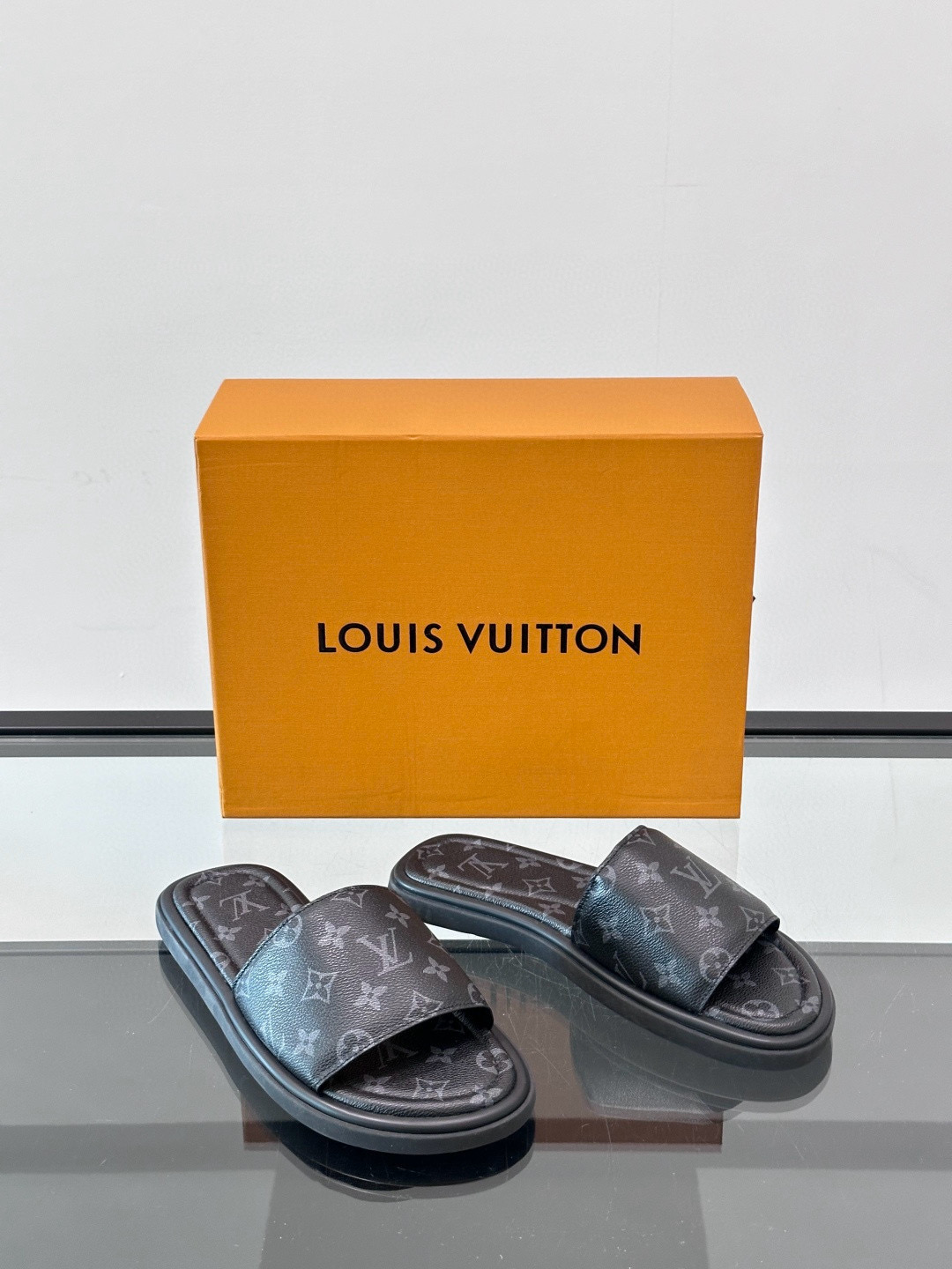 루이비통 Louis Vuitton 슬리퍼